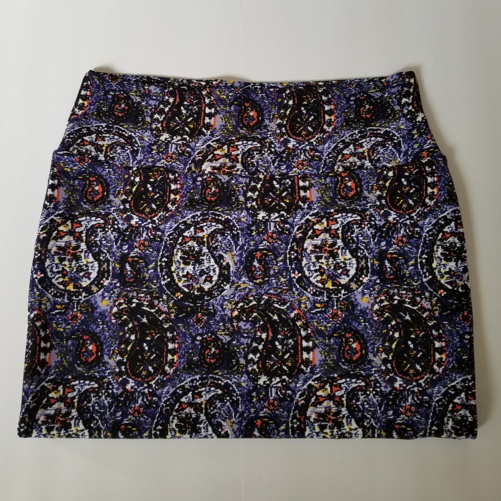 EUC LuLaRoe Cassie Pencil Skirt Paisley Print